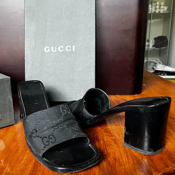 Black GG Gucci Canvas Monogram Mules Sandals, with box. Size 8B - Picture 1 of 12